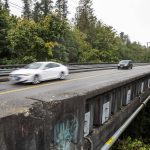 Cars move across the Edgewater Bridge toward Everett on Sept. 26. (Olivia Vanni / The Herald)