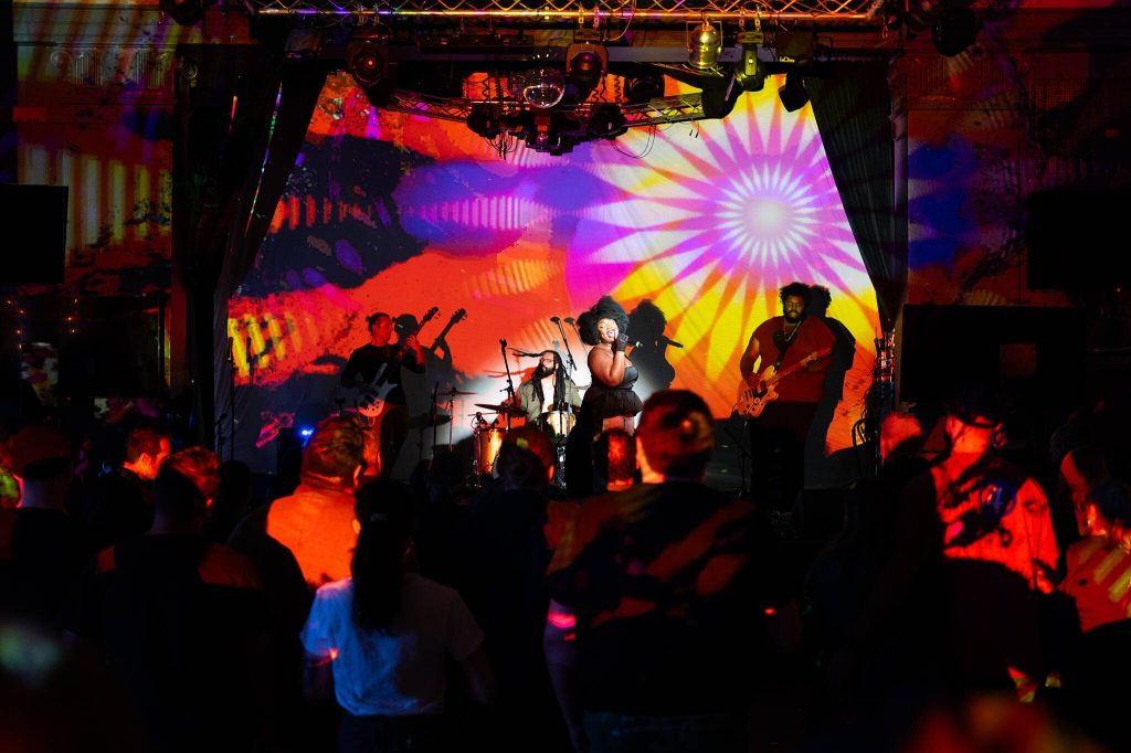 PHOTOS BY Will Geschke / The Herald
Bear Axe performs at the Fishermans Village Music Festival on Thursday in Everett.