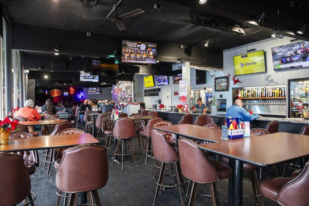 Inside the Madison Avenue Pub. (Olivia Vanni / The Herald)