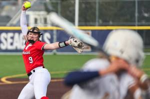 Snohomish’s Abby Edwards pitches during the game against Everett on Thursday, April 16, 2026 in Everett, Washington. (Olivia Vanni / The Herald)
