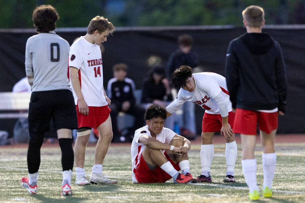 Mountlake Terraces Tien Tieu reacts after losing to Snohomish in the loser-out 3A district playoff game on Thursday, May 7, 2026 in Snohomish, Washington. (Olivia Vanni / The Herald)