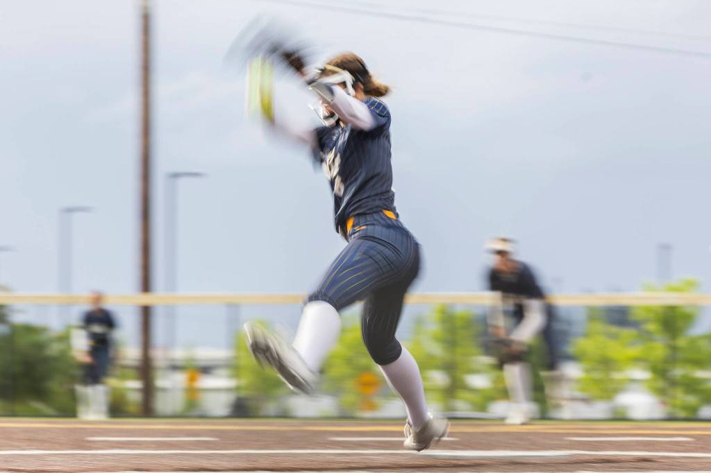 Everetts Anna Luscher pitches during the 3A district championship game against Sedro-Woolley on Thursday, May 14, 2026 in Everett, Washington. (Olivia Vanni / The Herald)