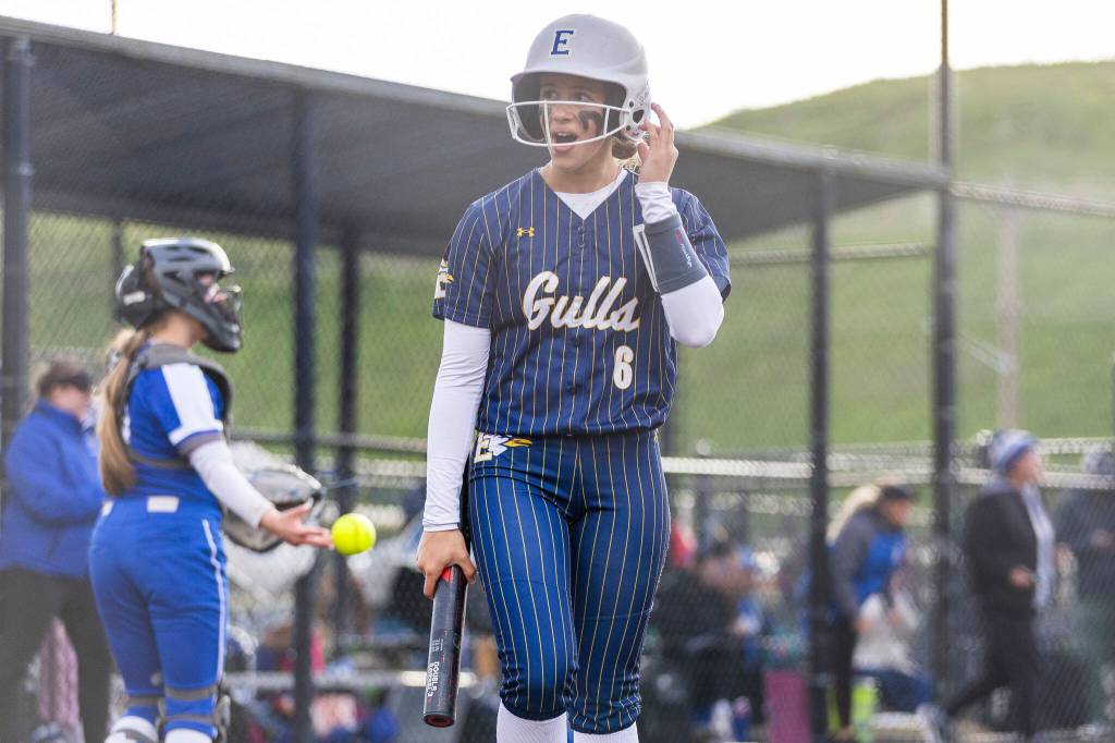 Everetts Anna Luscher reacts to a strike call during the 3A district championship game against Sedro-Woolley on Thursday, May 14, 2026 in Everett, Washington. (Olivia Vanni / The Herald)
